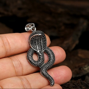 Retro stainless steel cobra snake pendant necklace with textured scales for men