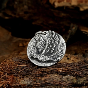 Pendentif aigle nordique en relief au fini argenté vintage pour hommes et amateurs de bijoux
