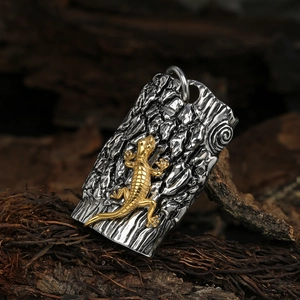 Vintage punk scorpion gecko pendant necklace in silver and gold stainless steel