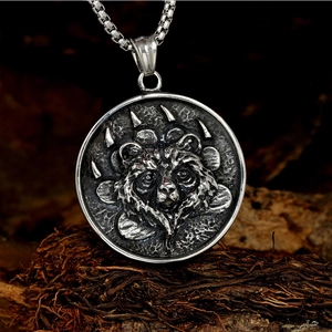 Vintage stainless steel round bear head embossed pendant necklace with box chain