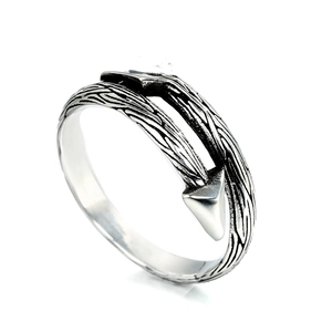 Vintage 316L Stainless Steel Cupid's Arrow Heart Ring Tree Bark Texture Industrial Gothic Band Ring For Men Women Fashion Jewelry
