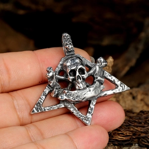 Retro stainless steel skull necklace featuring a pentagram relief and punk gothic design