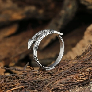 Retro silver Cupid's arrow titanium steel ring with realistic tree bark texture design