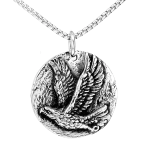 Collier Pendentif Pièce de Monnaie en Relief Aigle en Acier Inoxydable Vintage pour Hommes Punk Totem Animal Aigle Pendentif Rond en Acier
