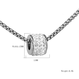 Collier à pendentif cylindre en moissanite argentée avec chaîne à mailles carrées