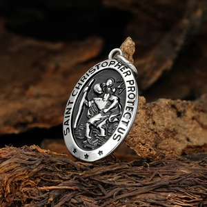 Pendentif Saint Christophe vintage en acier inoxydable pour homme avec style hip hop rétro