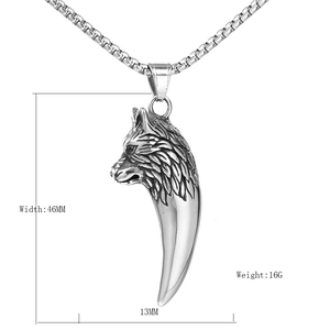 Collier avec pendentif tête de loup en acier inoxydable et gravure de dent de loup argentée