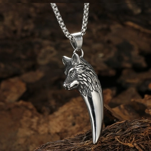 Pendentif tête de loup et dent en acier inoxydable vintage avec chaîne argentée