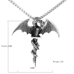 Pendentif épée dragon rétro en acier inoxydable de style gothique avec ailes ouvertes