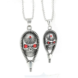 Collier Pendentif Crâne Gothique Punk en Acier Inoxydable Vintage Argent Antique avec Yeux en Strass Rouge Bijoux Pendentif Homme Femme