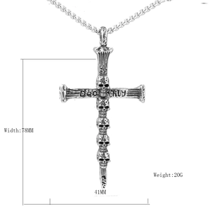 Pendentif croix tête de mort gothique en acier avec gravure et dimensions détaillées