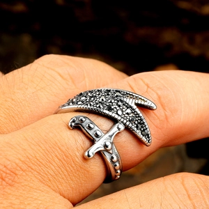 Vintage Stainless Steel Sword Ring for Men Gothic Punk Dagger Ring Inlaid Black Rhinestone Personalized Fashion Band Jewelry