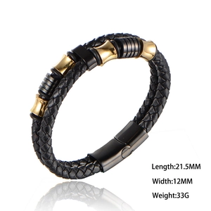 Bracelet vintage homme en cuir tressé noir avec charmes dorés et fermoir magnétique