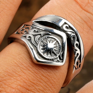 Vintage Stainless Steel Men Ring Retro Hip Hop Sun Starburst Totem Band Ring Polished Distressed Punk Finger Jewelry