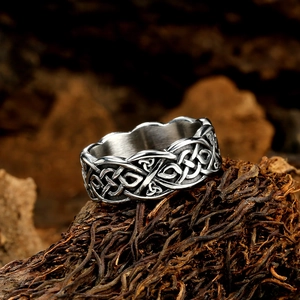 Vintage Celtic Wolf knot eternity ring in stainless steel with antique finish for men