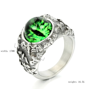 Anello retrò in acciaio con pietra occhio di demone verde e ali larghezza 17mm
