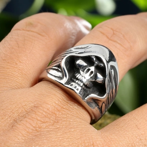 Men's retro punk reaper skull ring in vintage silver finish with winged details