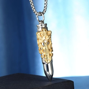 Pendentif balle en acier titane pour homme avec gravure épée de dragon vintage dorée