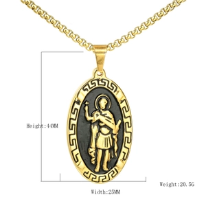Collier avec pendentif religieux ovale doré et motif grec avec détails de taille