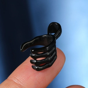 Bague gothique hip-hop main de squelette noire avec structure osseuse détaillée unisexe