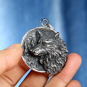 Nordic viking wolf head steel pendant necklace with vintage embossed animal medallion