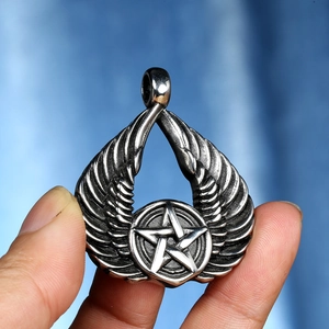Retro Edelstahl Engel- und Teufelsflügel Anhänger mit graviertem Pentagramm-Stern