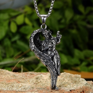 Pendentif aile d'ange vintage en acier inoxydable argenté avec chaîne box