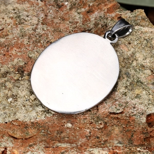 Pendentif vintage en acier inoxydable motif amérindien sur fond de brique pour hommes