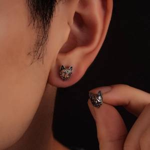 Vintage wolf head magnetic stud earrings with detailed antique silver finish for men