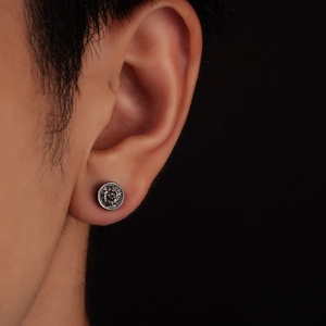 Lion head stud earring in vintage silver finish with a minimalist magnetic clasp