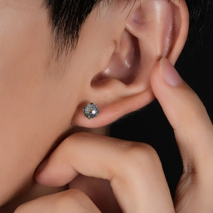 Minimalist titanium steel four-claw stud earring with iridescent gradient firework crystal