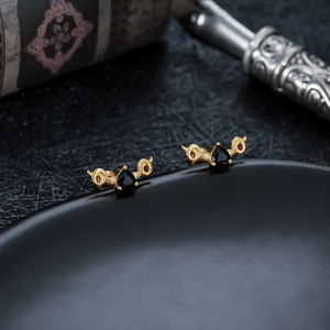 Engelsflügel Herz Ohrstecker Für Damen Herren Titanstahl Retro Gotisch Schwarzer Strass Piercing Ohrknochen Nagel Schmuck Geschenk