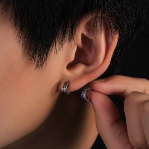 Minimalist geometric enamel semi-circle hoop earrings for men and women in retro style