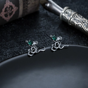Boucles d'Oreilles Clous en Acier Titane en Forme de Serpent Rétro pour Hommes Femmes Design Animal Gothique Bijoux de Mode