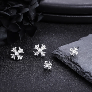 Boucles d'Oreilles Clous en Cuivre Gothique Iris Croix Strass pour Hommes Femmes Unisexe Luxe Léger Couleur Argent Bijoux