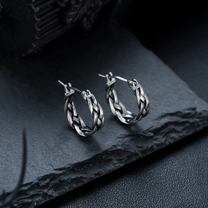 Boucles d'Oreilles Créoles Tissées en Acier Titane Vintage Unisexe Rétro Argent Oxydé Tresse Texture Punk Bijoux Cadeau