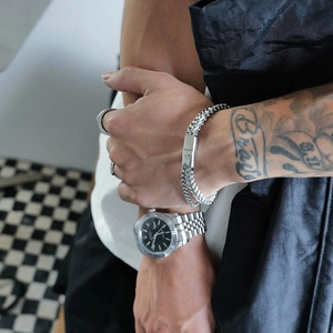 Minimalist double-layer titanium steel bracelet for men with square clasp on wrist