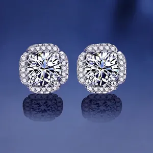 Boucles d'oreilles en argent S925 et moissanite avec serti halo carré sur miroir poli