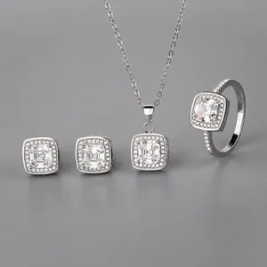 Parure en argent sterling S925 avec collier, boucles d'oreilles et bague en zircon carré