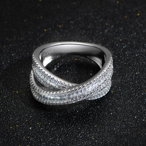 Anello incrociato a doppio strato in argento S925 con pavé di diamanti scintillanti