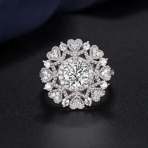 Bague en argent S925 avec grand cristal et motif floral de cœurs sertis de micro-diamants