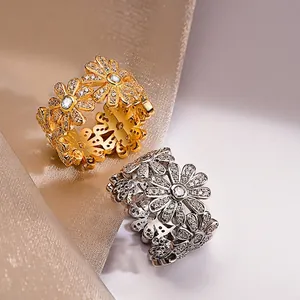 S925 sterling silver daisy ring with micro-pave zircons in gold and silver finishes