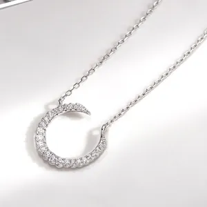 Élégant collier croissant de lune en argent S925 serti de zircons brillants pavés