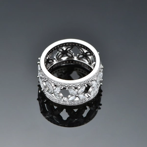 Bague élégante en argent 925 avec zircons taille marquise et motif floral