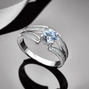 Elegant S925 sterling silver V-shape ring with sparkling zircon in a luxury gift box