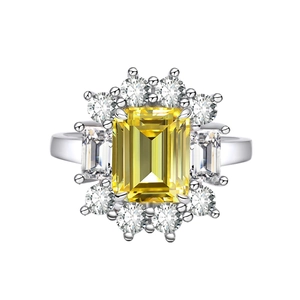 Bague en argent 925 avec pierre jaune taille émeraude 7x9mm et sertissage halo