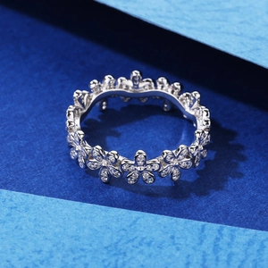 Daisy Ring aus S925 Sterlingsilber mit funkelndem Blumenmuster für Damen