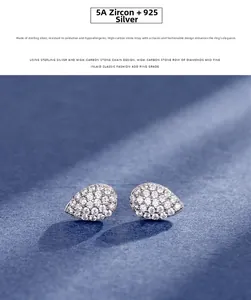 Vue macro de boucles d'oreilles goutte en argent 925 avec zircons 5A sertis