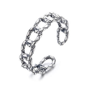 Retro Thai silver twist chain ring with minimalist open adjustable band design
