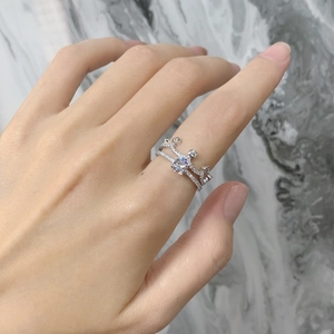 Élégant ensemble de bagues couronne en argent 925 avec zircons étincelants au design superposé
